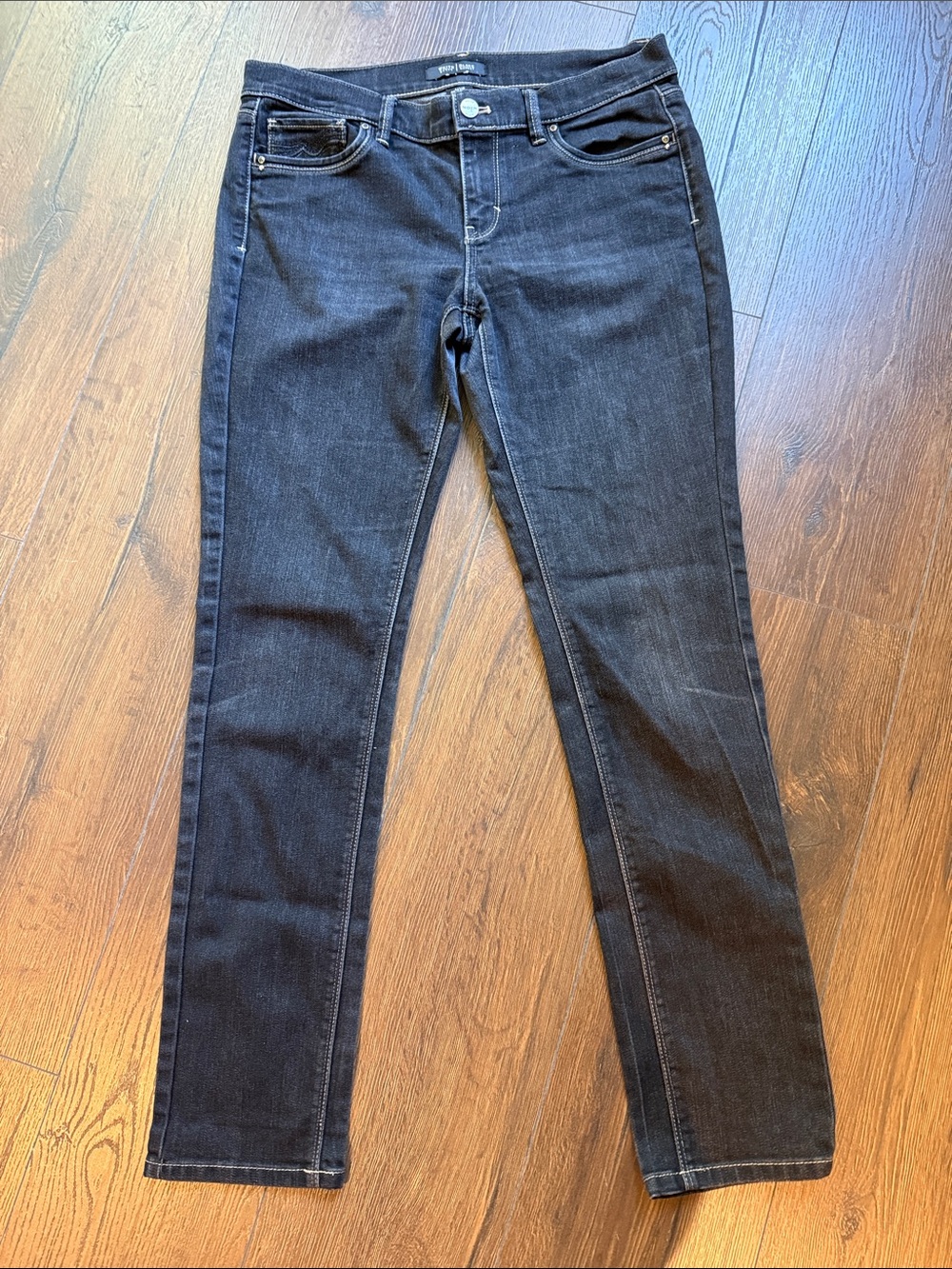 White House Black Market Women’s Skinny Jeans in Dark Wash 8R